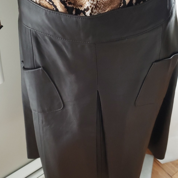 Skirt - Picture 2 of 3